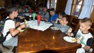 2018-05 -05 Kiwanis mit Hortkindern Bambi beim Partner in Zielona Gora