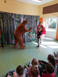 Czerwony Kapturek w szkole