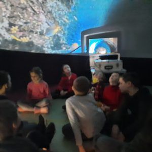 Rafa koralowa poruszyła oglądające dzieci, na ich twarzach pojawiło się zaciekawienie