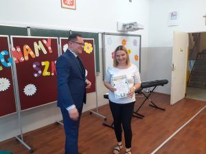 podziękowania dyrektora dla mamy uczennicy