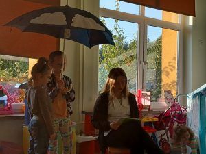 Czytanie pod chmurką