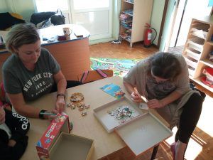 W konkursie bierze udział pani z przedszkola.