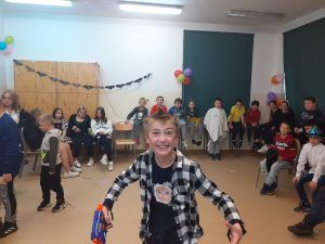 Uczeń w stroju wampirka