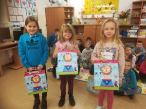 trzy nagrodzone uczennice