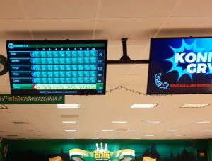 Na fotografii 5 widać tablicę z wynikami zawodów. Najlepszy wynik należy do Kingi, to 119 punktów.