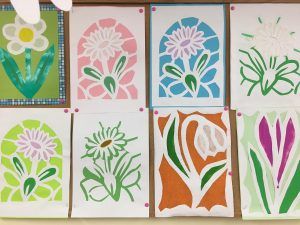 na zdjęciu widać witrażyki z papieru