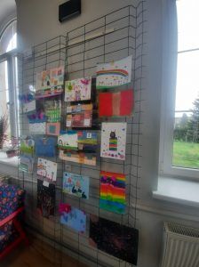 na zdjęciu widać prace konkursowe