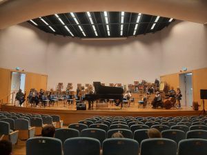 scena filharmonii