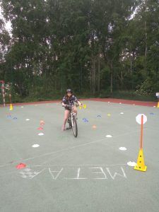 uczeń dojeżdżający do mety