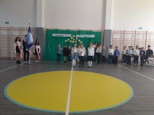 piosenka w wykonaniu trio - uczennic kl. 1