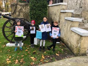 zdjęcie przedstawia czworo laureatów konkursu