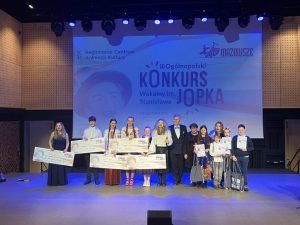 na zdjęciu zwycięzcy konkursu