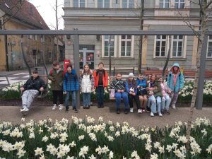Zdjęcie klasy na deptaku w Zielonej Górze