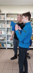 uczeń rozwiązuje zadanie konkursowe