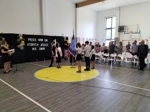 Uroczystość zakończenia roku klasy 8