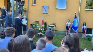 odsłonięcie tablicy pamiątkowej