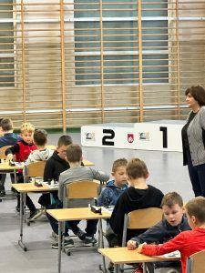 uczestnicy turnieju szachowego