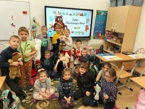 klasa 1 z przyniesionymi misiami