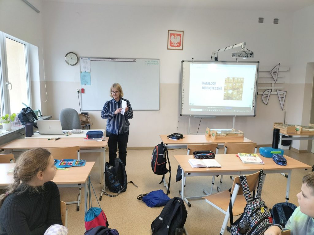 LEKCJE BIBLIOTECZNE O KATALOGACH W KLASIE 4