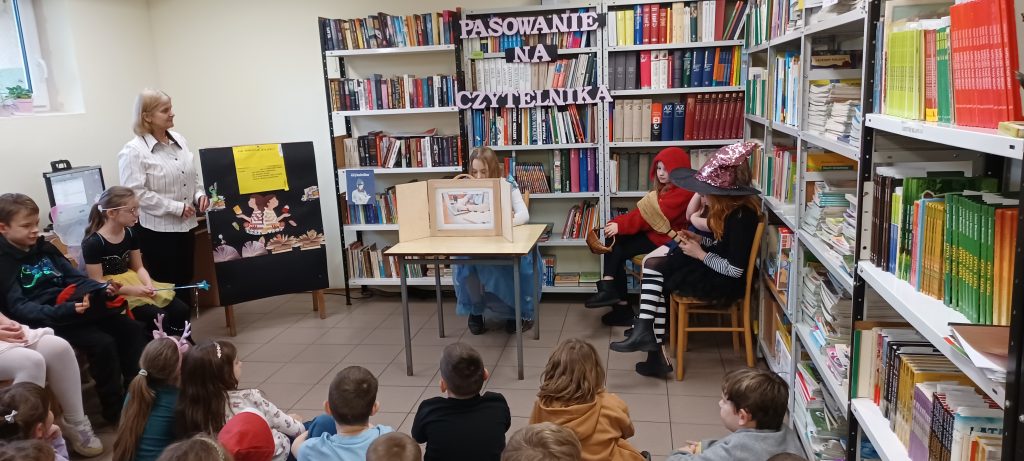 Pasowanie na czytelnika uczniów klasy 1